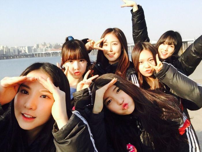 GFRIEND Reuni Rayakan 10 Tahun Debut dengan Season of Memories