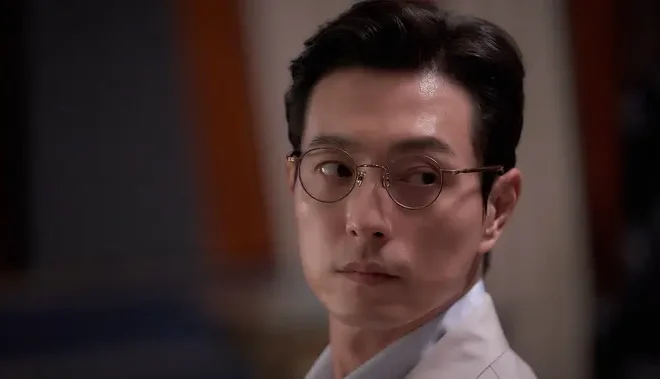 Aktor Drakor The Glory Jung Sung Il Umumkan Cerai Setelah 9 Tahun Bersama