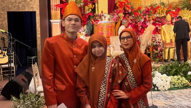 6 Potret Harmonis Sienna dan Ibu Sambung di Pernikahan Saudara