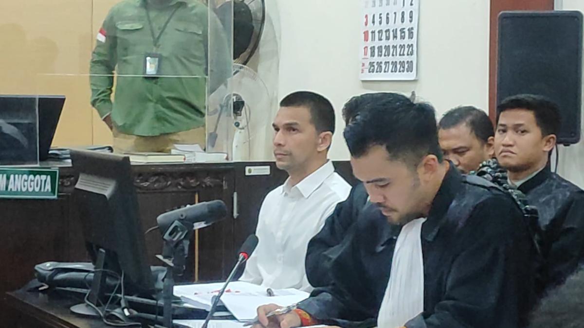 Jonathan Frizzy Mendapat Dukungan Ririn Dwi Ariyanti dan Keluarga Menanti Vonis di Penjara
