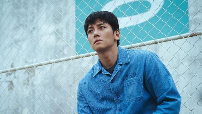 Perbedaan Akting Ji Chang Wook di Film Fabricated City dan Drama The Manipulated