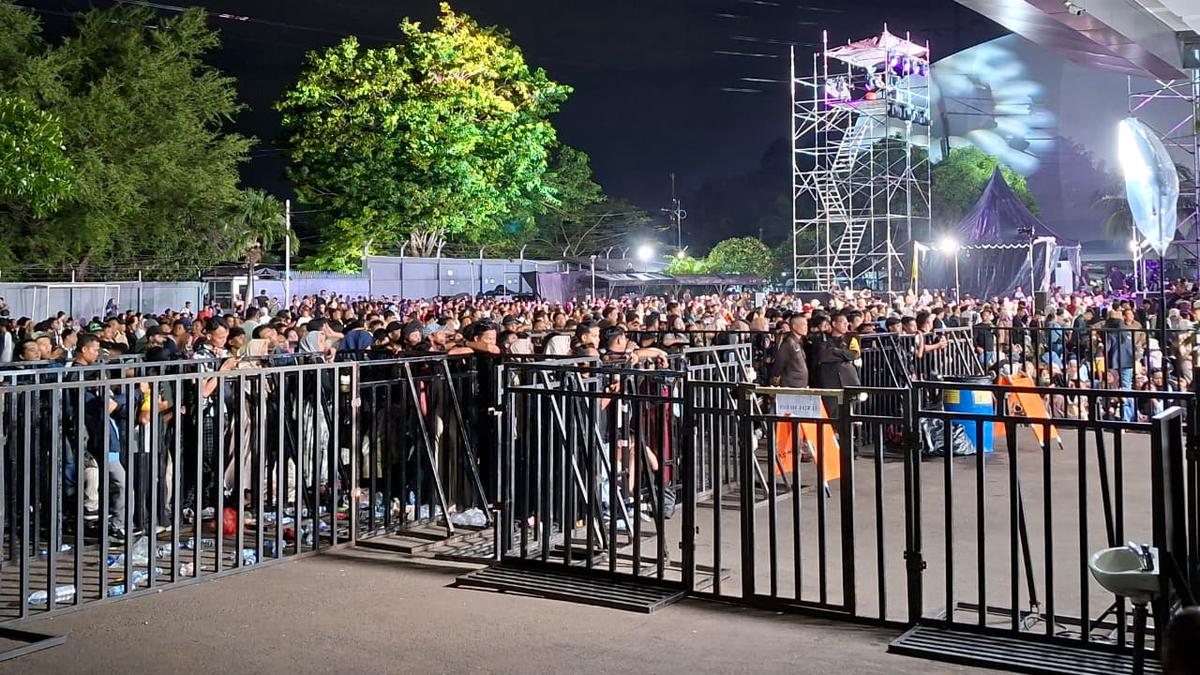 Antusiasme Masyarakat Menanti Grand Final Dangdut Academy 7 Tasya dan Valen Adu Kualitas