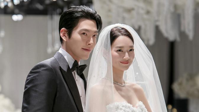 Suasana Pernikahan Kim Woo Bin yang Mewah dan Romantis