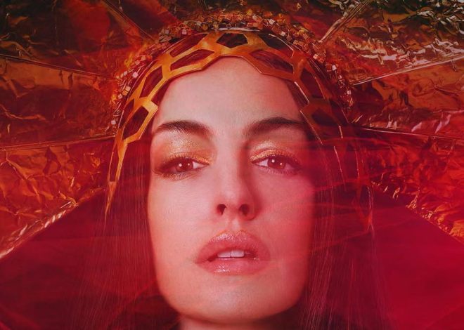 Anne Hathaway Menjadi Penyanyi Pop Dalam Film Mother Mary, Trailernya Jadi Sorotan