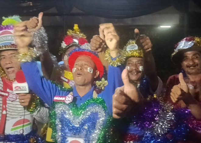 Aksi Pedagang Sapu dan Tukang Las Perhiasan Alat Dagang di HUT Indosiar dengan Aksesori Love