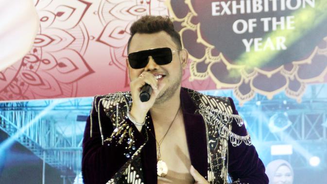 Kisah Seniman Arif Manggung di Singapura Bawakan Lagu Seperti Mati Lampu