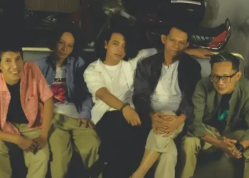 Grup Musik Aftersunset Meluncurkan Fase Baru Dengan ‘Defensif’ dan ‘Kronologis’, Vokalis Ronny Budiman