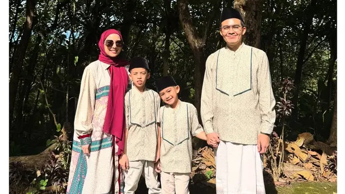 Anak Tya Ariestya Beranjak Remaja, Malu Dipeluk Depan Teman