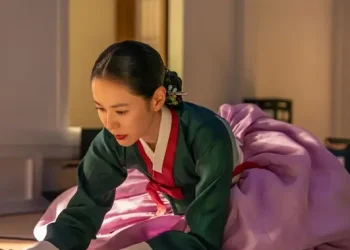 Son Ye Jin Akui Belum Menonton Drakor Terbaru Hyun Bin Karena Ketiduran Saat Mengasuh Anak