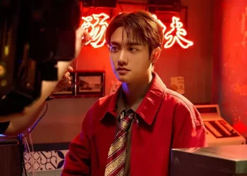 Doh Kyungsoo Jadi Dosen Tampan dan Suami Idaman dalam Penampilannya